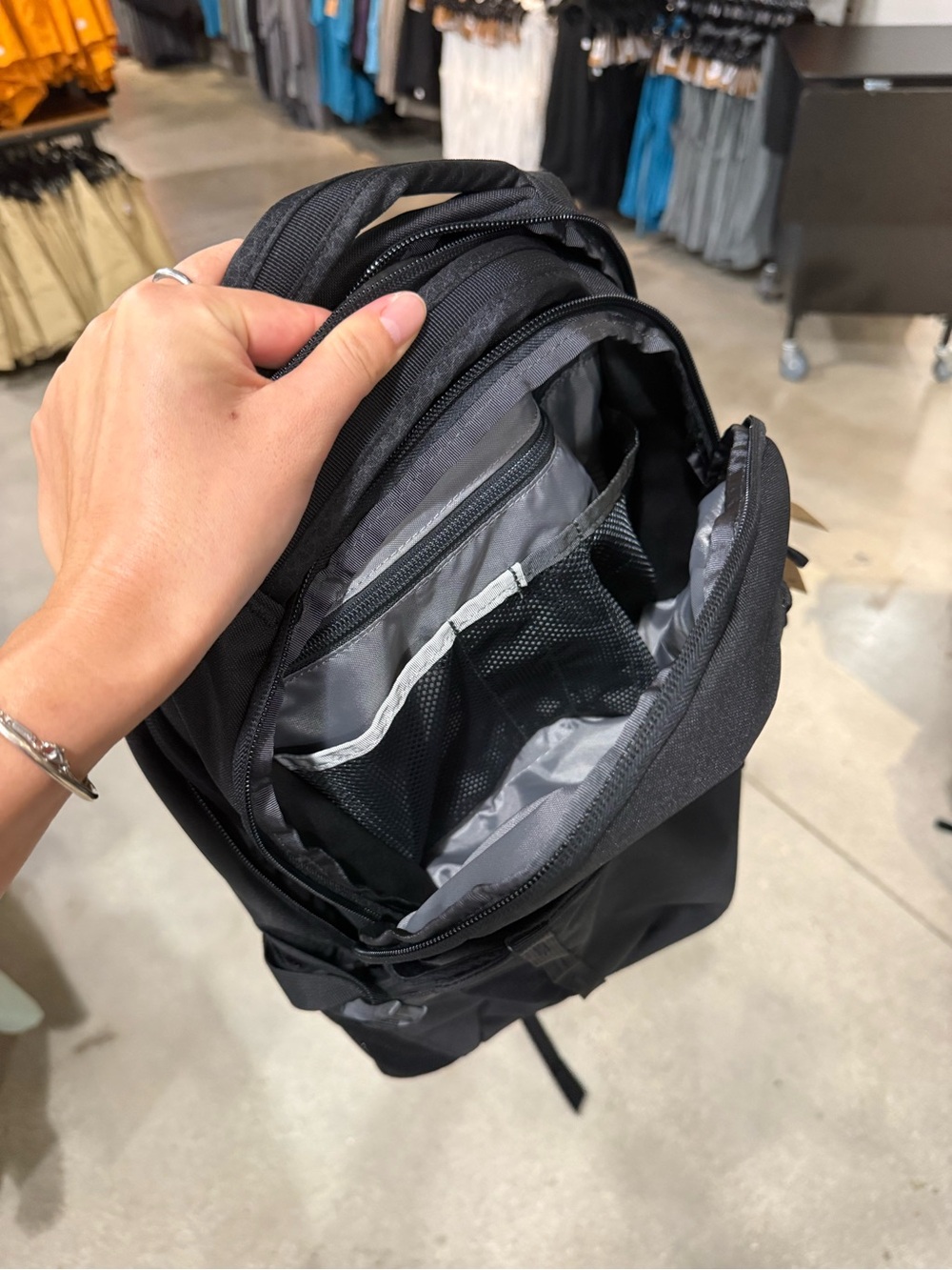 NWT!The North Face PivotER Backpack TNF Black Laptop Travel School Bag,Unisex - Picture 8 of 11